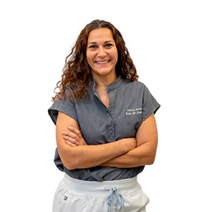 Dra. Cristina Gil-Vernet, directora mèdica i propietària de Vallés Dental